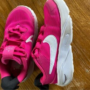 Nike Toddler Pink Athletic Shoes | size 8